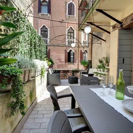Апартаменты Ca' Provolo With Private Terrace Венеция